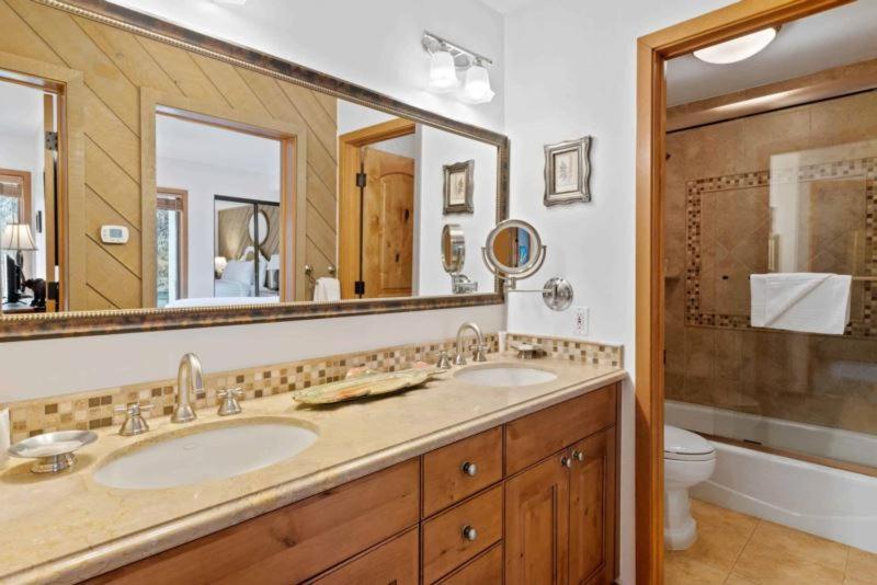 Ridgepoint Townhome 198 By East West Hospitality Beaver Creek Eksteriør bilde