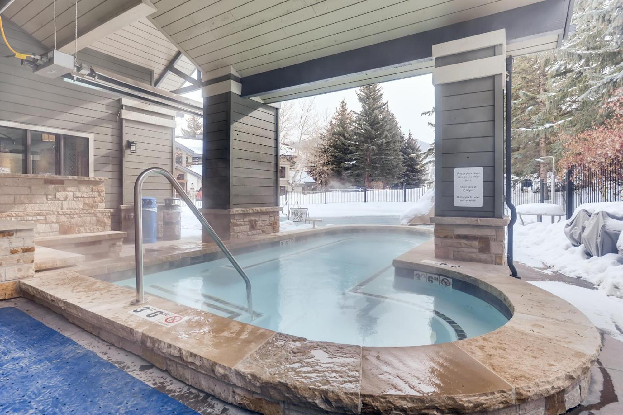 Ridgepoint Townhome 198 By East West Hospitality Beaver Creek Eksteriør bilde