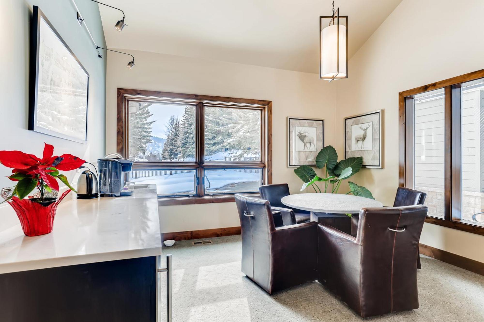 Ridgepoint Townhome 198 By East West Hospitality Beaver Creek Eksteriør bilde